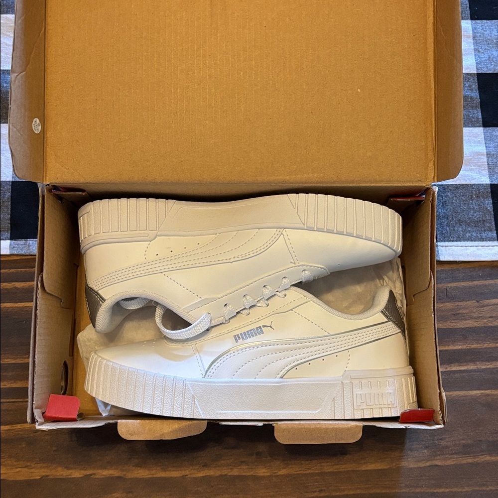 Puma Carina 2.0 JR Puma White silver 4 youth new